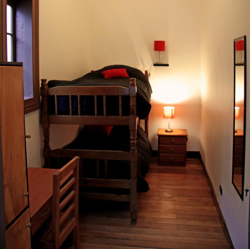 Hostal Irreal Santiago Exterior photo